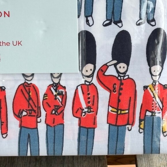 6-pc Cath Kidston LONDON GUARDS CHRISTMAS Queen Size Sheet Set (2 extra PC's) - Picture 4 of 9